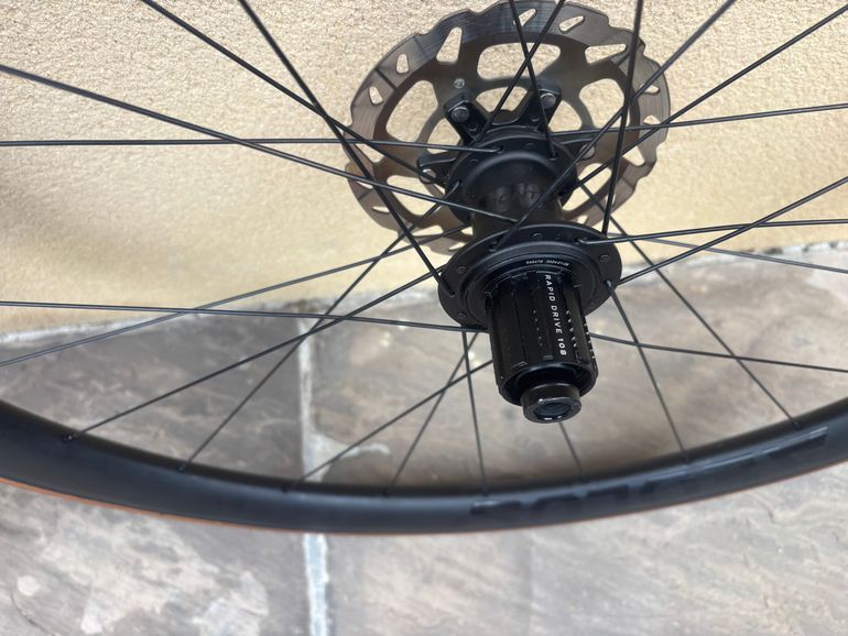 Used Bontrager Aeolus Elite 35V TLR Disc Road Wheel 2024 bike — image 2 of 8