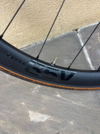Used Bontrager Aeolus Elite 35V TLR Disc Road Wheel 2024 bike — image 4 of 8