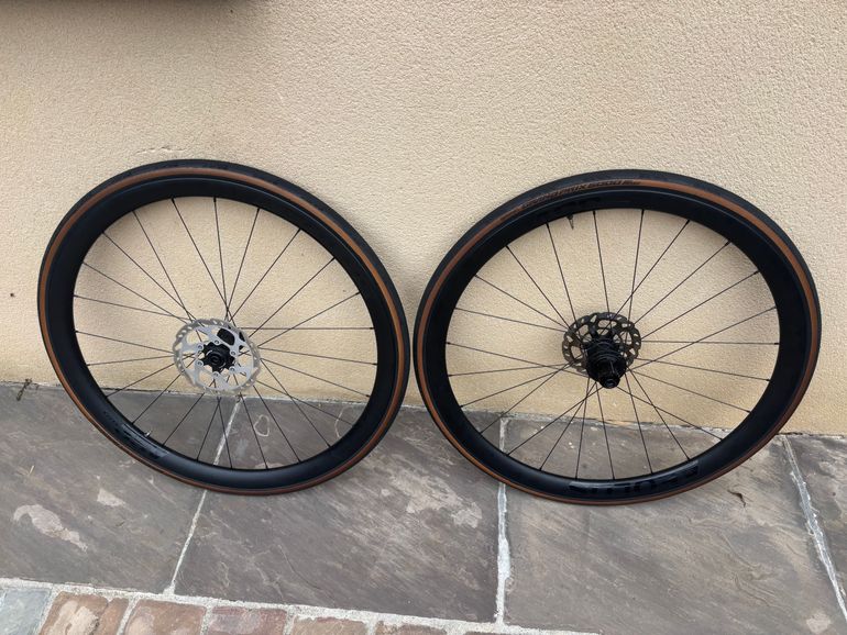 Used Bontrager Aeolus Elite 35V TLR Disc Road Wheel 2024 bike — image 1 of 8