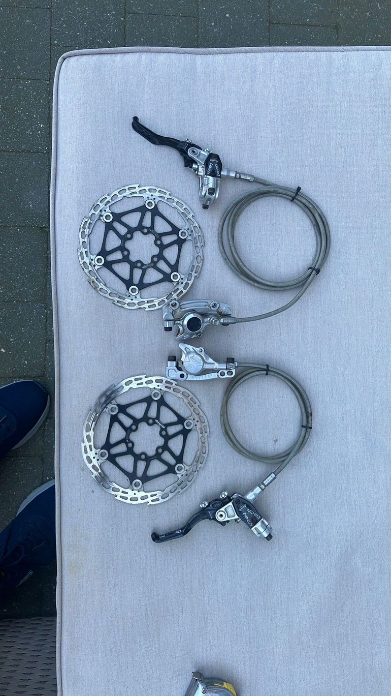 Used Hope Tech X2 Disc Brake 2012 bike — image 3 of 3