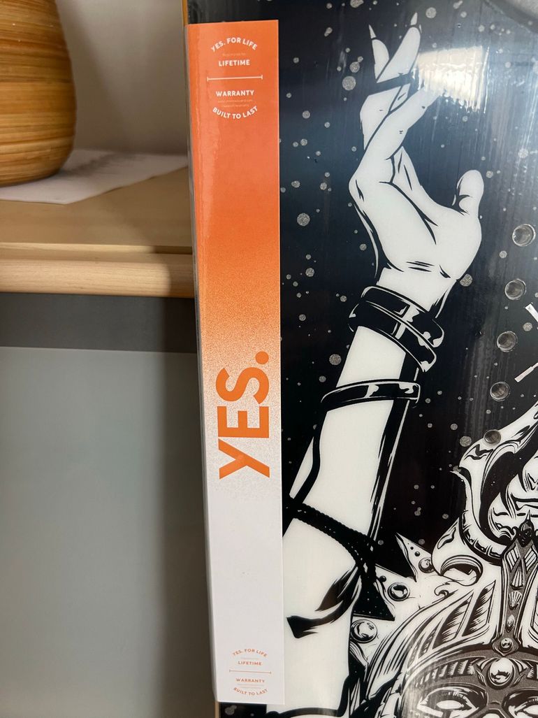 Used Yes Snowboards 20/20 156cm Snowboard 2022 bike — image 5 of 8