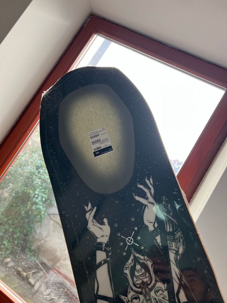Used Yes Snowboards 20/20 156cm Snowboard 2022 bike — image 7 of 8