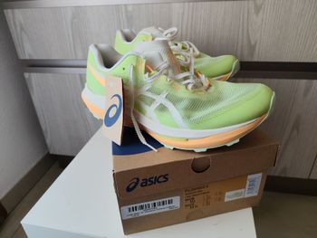 Used Asics Fujispeed 4 2026 bike — image 2 of 6