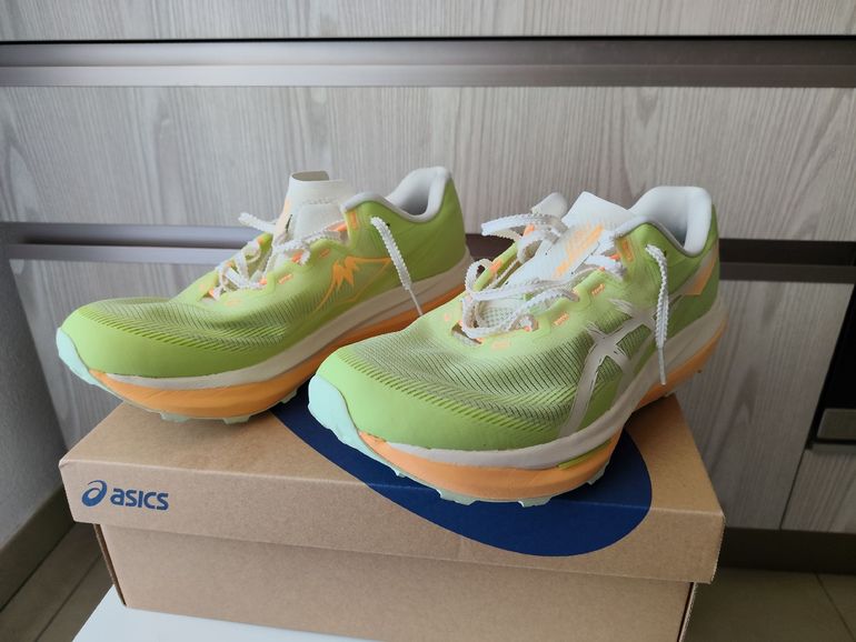 Used Asics Fujispeed 4 2026 bike — image 1 of 6