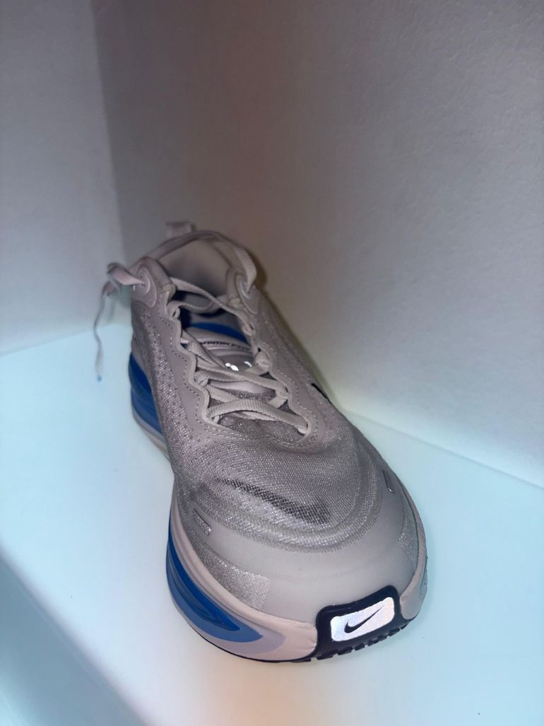 Used Nike Vomero Plus White Blue Hero 2025 bike — image 4 of 4