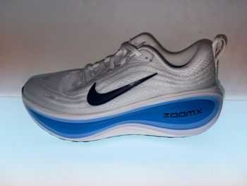 Used Nike Vomero Plus White Blue Hero 2025 bike — image 2 of 4