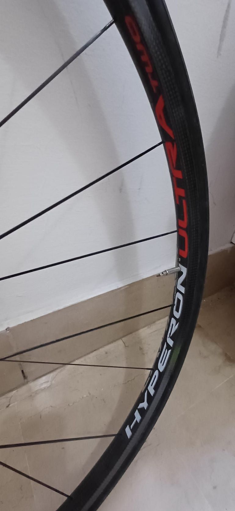 Used Campagnolo Hyperon Ultra Two Carbon Clincher Wheelset bike — image 11 of 16