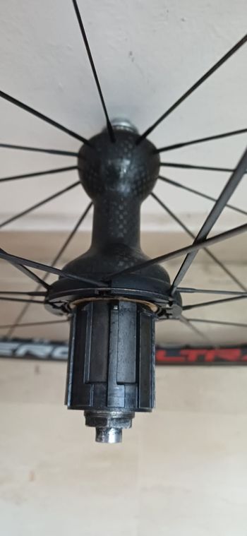 Used Campagnolo Hyperon Ultra Two Carbon Clincher Wheelset bike — image 6 of 16