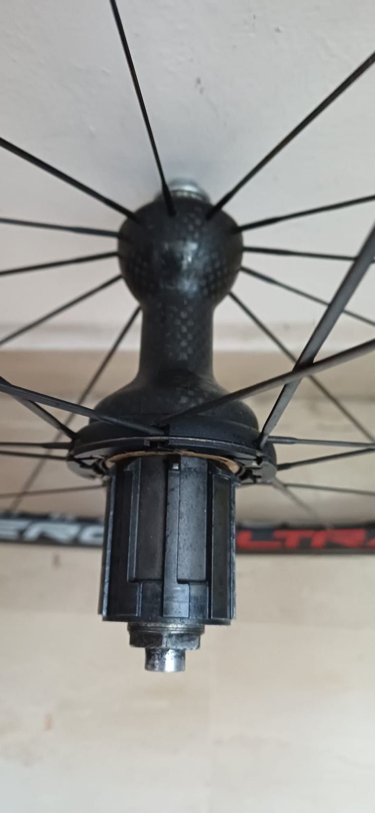 Used Campagnolo Hyperon Ultra Two Carbon Clincher Wheelset bike — image 6 of 16