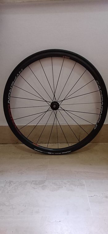 Used Campagnolo Hyperon Ultra Two Carbon Clincher Wheelset bike — image 9 of 16