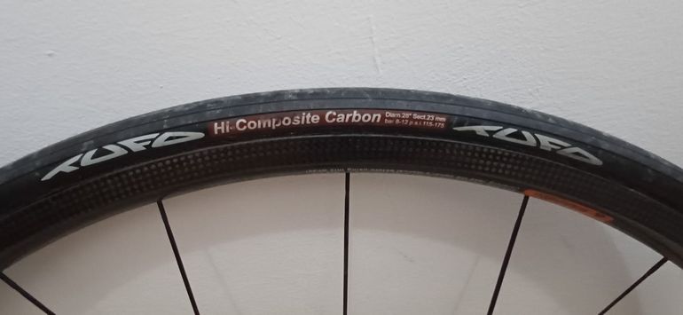 Used Campagnolo Hyperon Ultra Two Carbon Clincher Wheelset bike — image 14 of 16