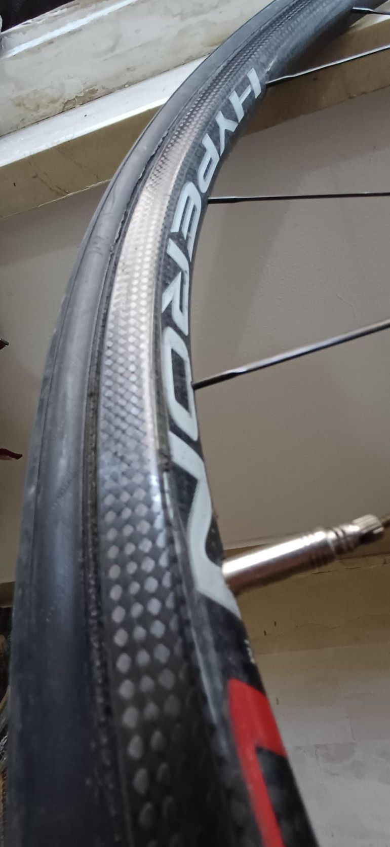 Used Campagnolo Hyperon Ultra Two Carbon Clincher Wheelset bike — image 10 of 16
