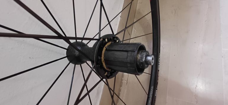 Used Campagnolo Hyperon Ultra Two Carbon Clincher Wheelset bike — image 5 of 16