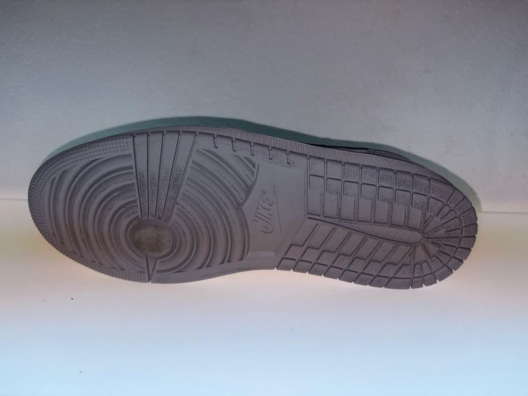 Used Nike Air Jordan 1 Retro Low OG bike — image 4 of 4