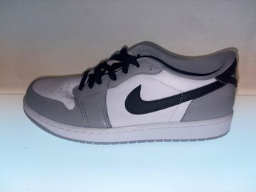 Nike Air Jordan 1 Retro Low OG Running Shoes usato