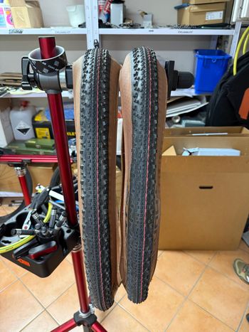 Used Schwalbe Thunder Burt 29x2.25 bike — image 2 of 6