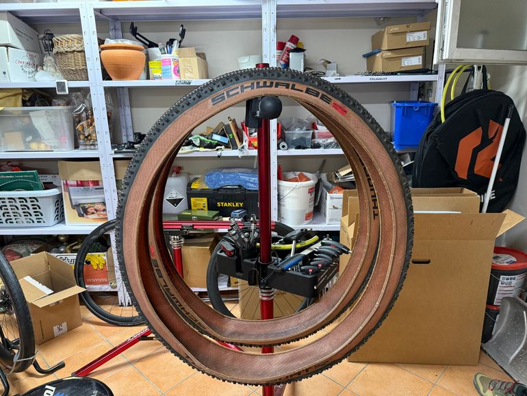 Used Schwalbe Thunder Burt 29x2.25 bike — image 1 of 6