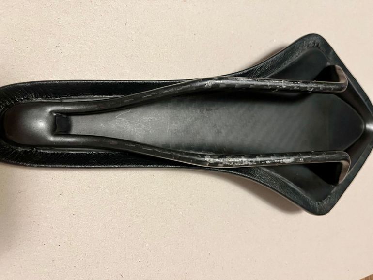 Used Fizik Airone 00 Carbon bike — image 5 of 10