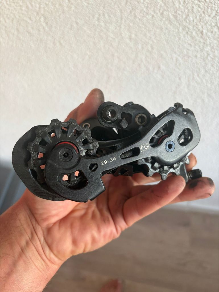 Used Campagnolo Super Record 12v Rear Derailleur Mechanical 2017 bike — image 2 of 5