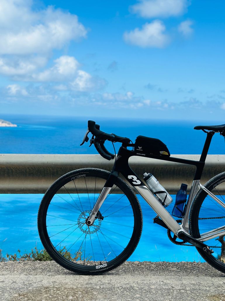 Used Apidura BOLT-ON TOP TUBE PACK 1L bike — image 2 of 4