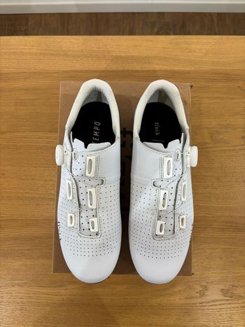 Used Fizik Tempo Decos Carbon White 40.5 bike — image 3 of 10