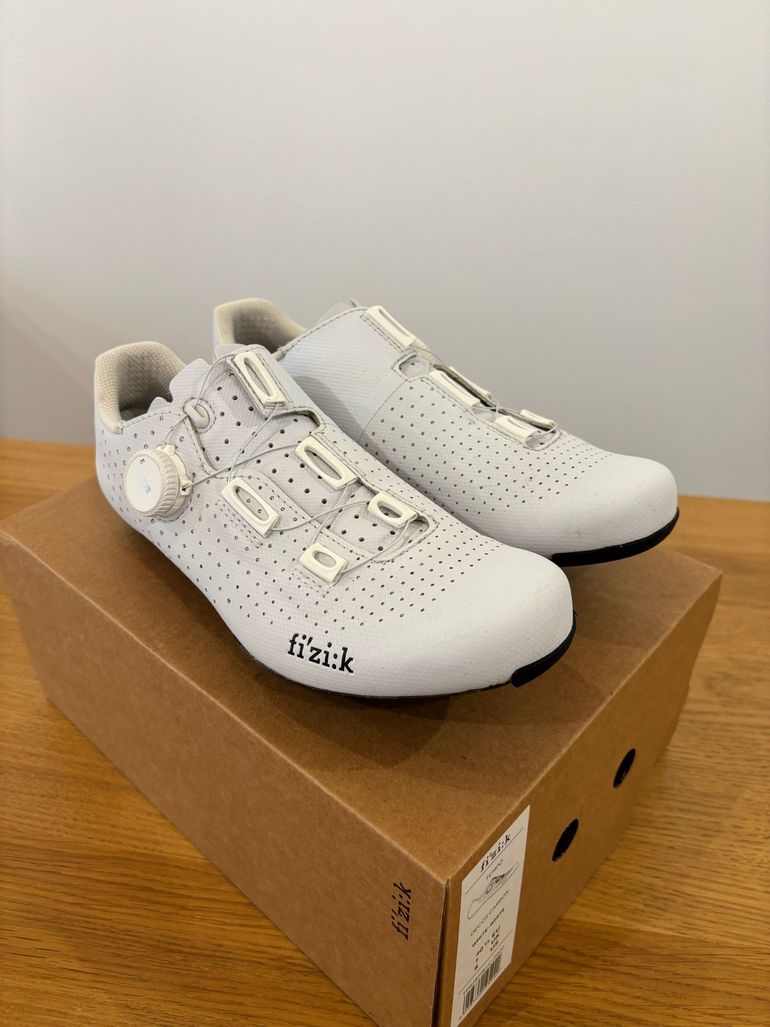 Used Fizik Tempo Decos Carbon White 40.5 bike — image 1 of 10