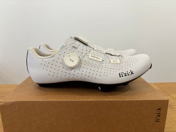 Used Fizik Tempo Decos Carbon White 40.5 bike — image 4 of 10