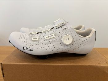 Used Fizik Tempo Decos Carbon White 40.5 bike — image 6 of 10
