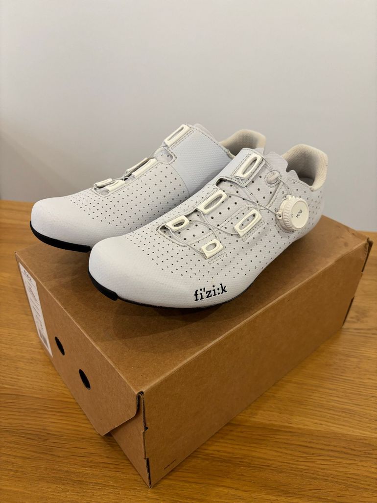 Used Fizik Tempo Decos Carbon White 40.5 bike — image 2 of 10
