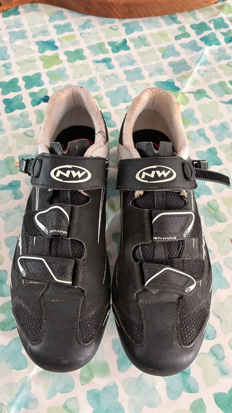 Used Northwave Sonic SRS Road Shoes bike — image 1 of 3