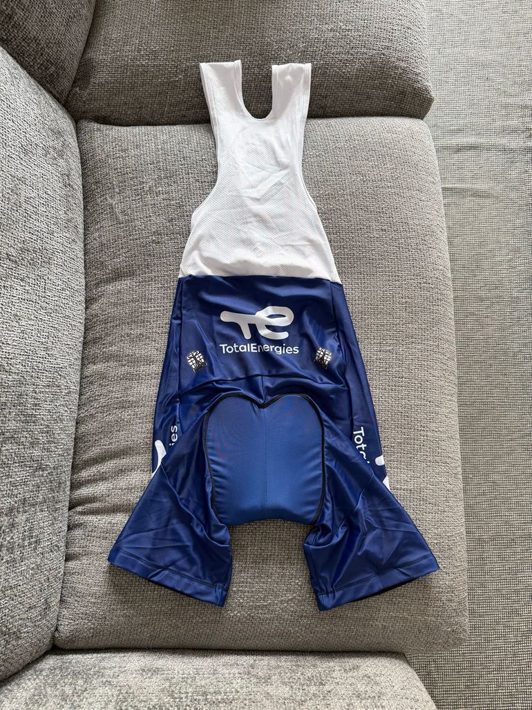 Used roulemaillot Ensemble cuissard maillot vélo Total Energies 2026 bike — image 5 of 5