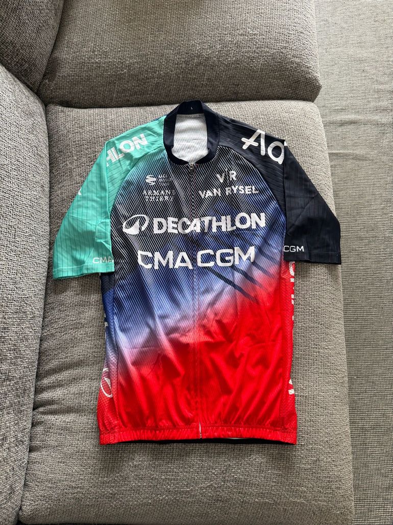 Used roulemaillot Ensemble cuissard maillot vélo Décathlon - CMA CGM 2026 bike — image 2 of 5