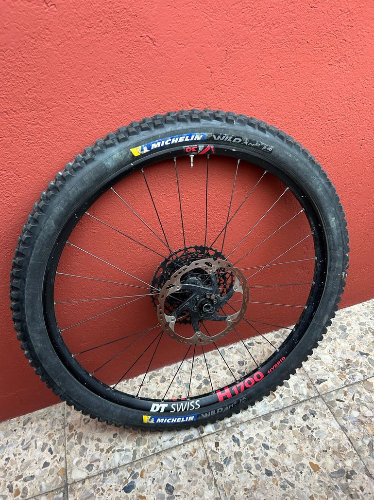 Used Dt Swiss H1700 Hybrid 29 2022 bike — image 1 of 6
