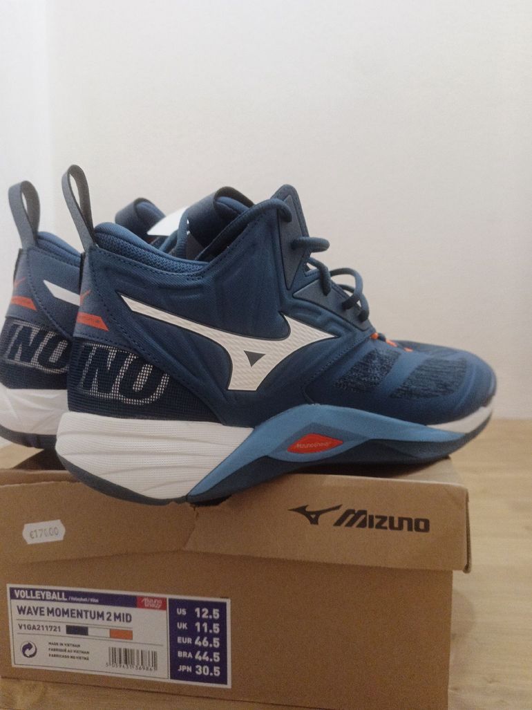Used mizzuno wave momentum 2 mid 2025 bike — image 2 of 5