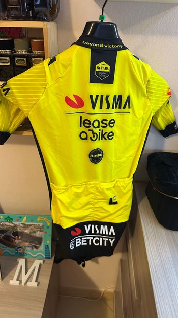 Used Yellow Blue Visma Lease a Bike Cervélo 2025 bike — image 8 of 13