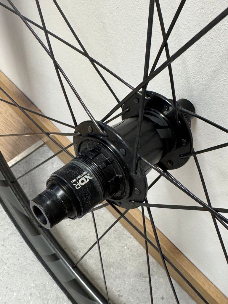 Used Zipp 303 S Tubeless Disc Brake Wheelset bike — image 2 of 2