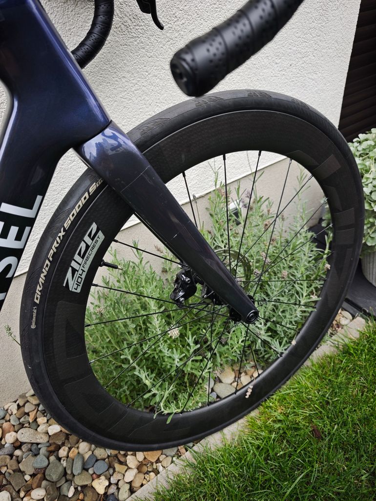 Brugt Zipp 404 Firecrest Carbon Disc 2026 bike — billede 2 af 22