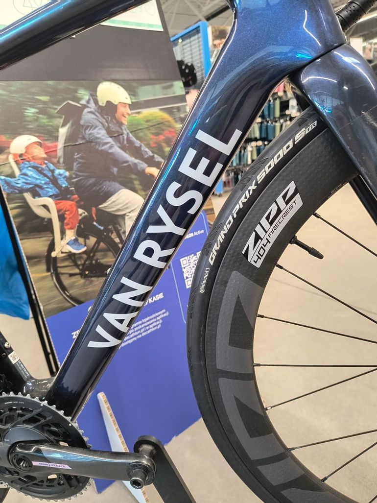 Used Zipp 404 Firecrest Carbon Disc 2026 bike — image 6 of 10