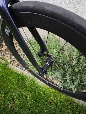 Brugt Zipp 404 Firecrest Carbon Disc 2026 bike — billede 18 af 22