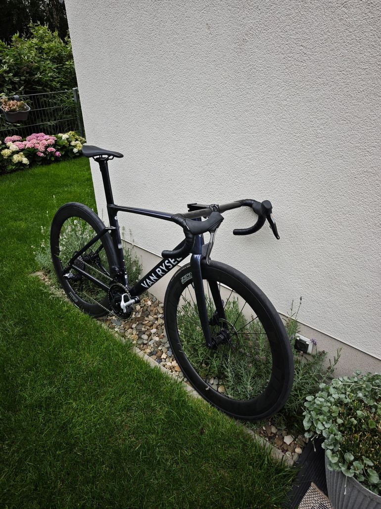 Brugt Zipp 404 Firecrest Carbon Disc 2026 bike — billede 21 af 22