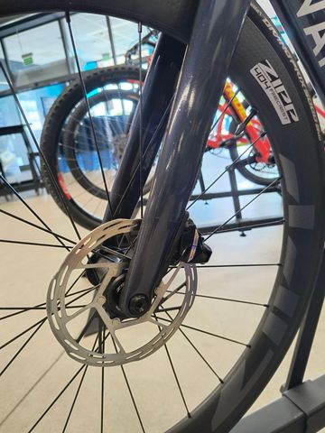 Brugt Zipp 404 Firecrest Carbon Disc 2026 bike — billede 12 af 22