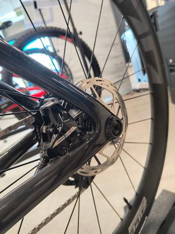 Brugt Zipp 404 Firecrest Carbon Disc 2026 bike — billede 16 af 22