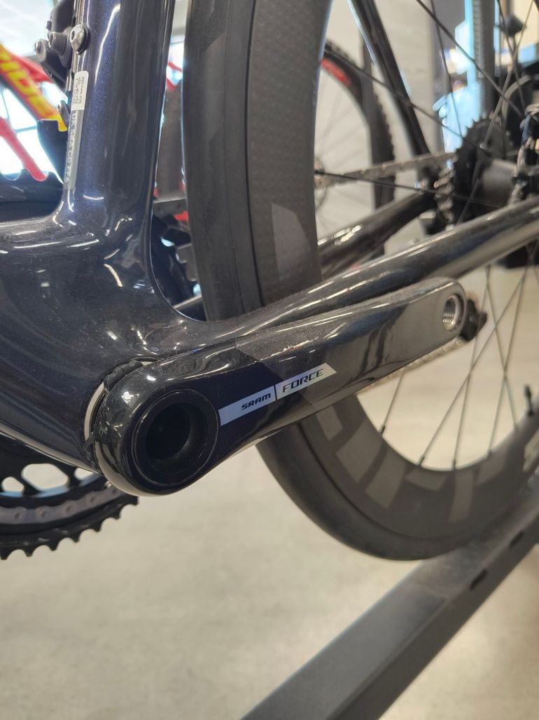 Used Zipp 404 Firecrest Carbon Disc 2026 bike — image 9 of 10