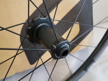 Used Scope R4.A AllRoad Carbon Clincher Disc 45 mm Tubeless Ready / Tubetype Shimano HG Black bike — image 17 of 25