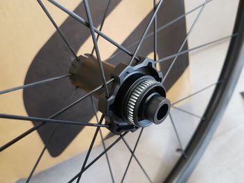 Used Scope R4.A AllRoad Carbon Clincher Disc 45 mm Tubeless Ready / Tubetype Shimano HG Black bike — image 18 of 25