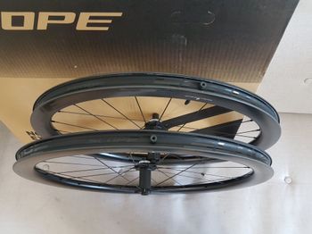 Used Scope R4.A AllRoad Carbon Clincher Disc 45 mm Tubeless Ready / Tubetype Shimano HG Black bike — image 9 of 25