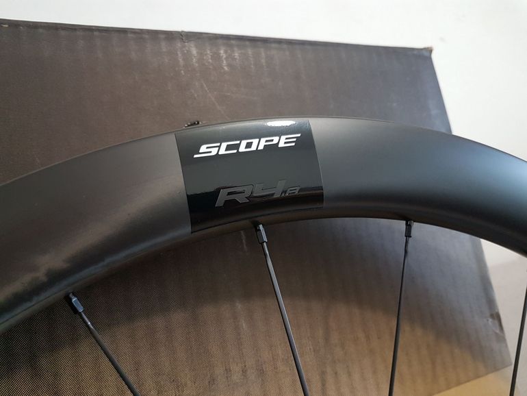 Used Scope R4.A AllRoad Carbon Clincher Disc 45 mm Tubeless Ready / Tubetype Shimano HG Black bike — image 3 of 25