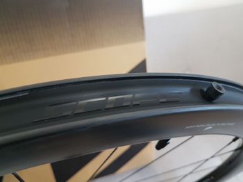 Used Scope R4.A AllRoad Carbon Clincher Disc 45 mm Tubeless Ready / Tubetype Shimano HG Black bike — image 11 of 25