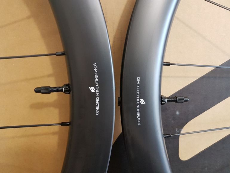 Used Scope R4.A AllRoad Carbon Clincher Disc 45 mm Tubeless Ready / Tubetype Shimano HG Black bike — image 7 of 25