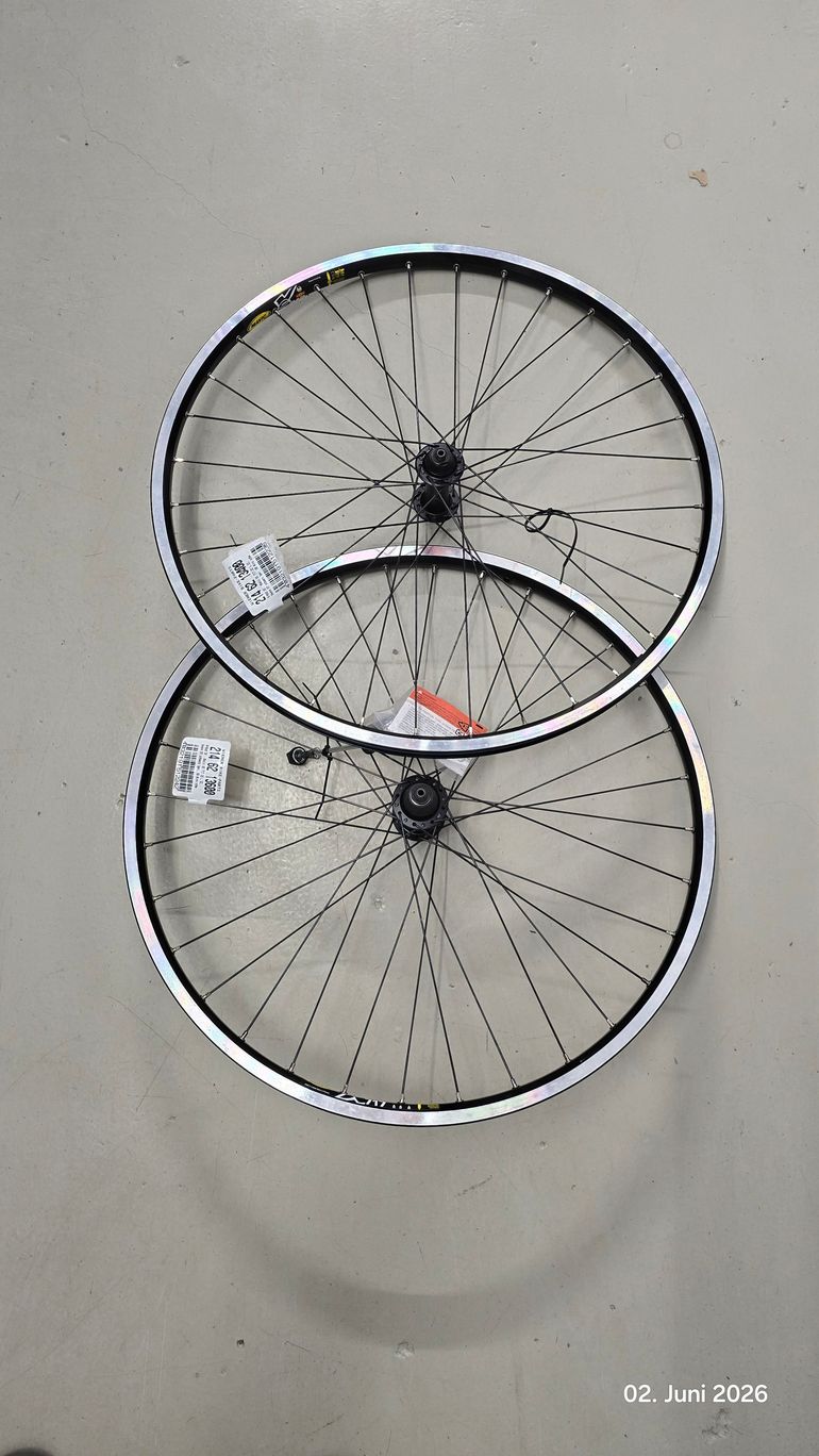Used Mavic XC 717 Felgensatz mit Shimano Deore XT bike — image 1 of 4